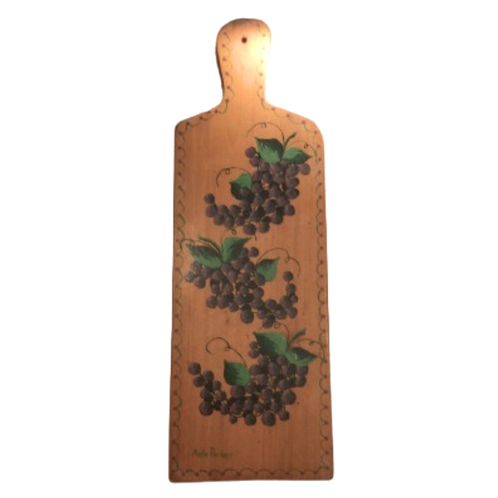 PAINTED WOODEN CUTTING BOARD WITH GRAPES •ANITA PARKER • VNTG • 18-3/4” x 6”